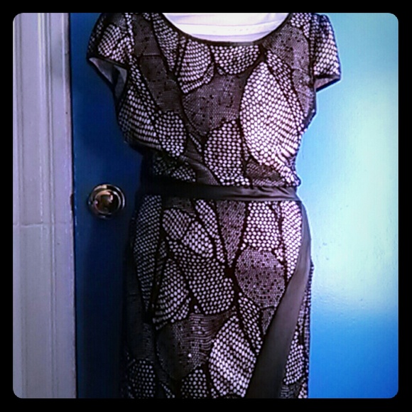 A cute teenage and woman dress - Picture 1 of 3